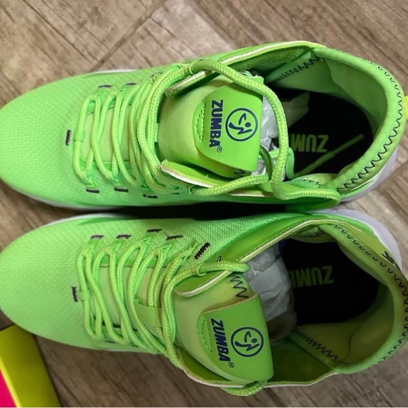 Vibrant Green High-Top Zumba Sneakers - Picture 2 of 6